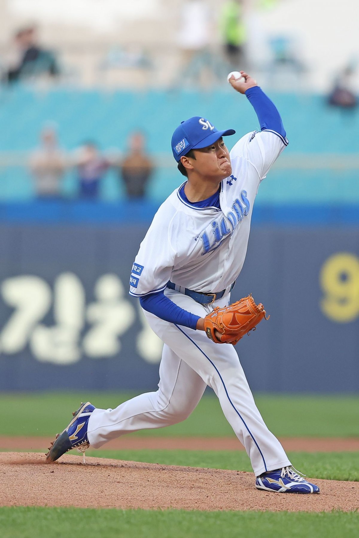 Samsung wins 4 consecutive wins, leaps to 5th place after defeating Doosan Seunghyun Lee wins his debut as a starter Samsung wins 4 consecutive wins, leaps to 5th place after defeating Doosan Seunghyun Lee wins his debut as a starter