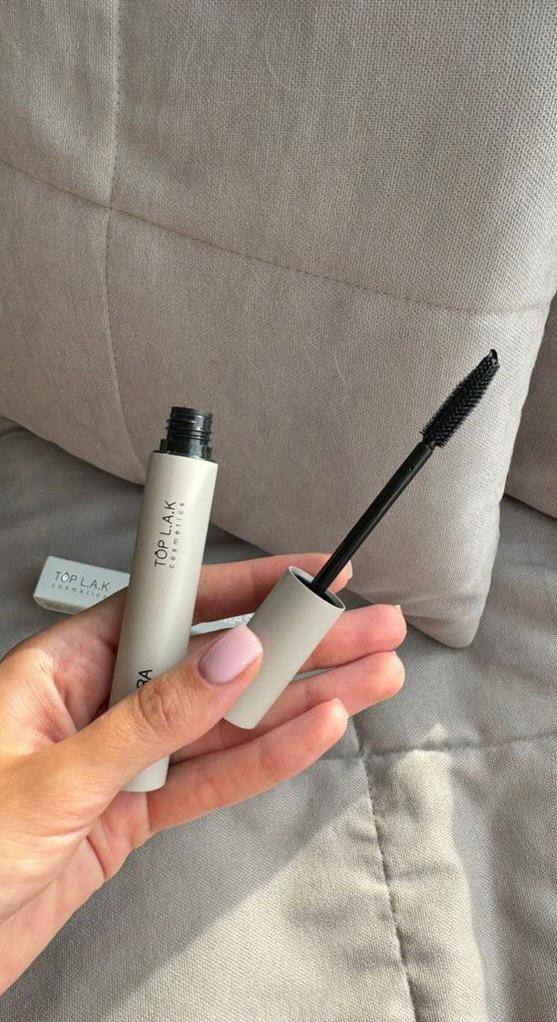 TOP L.A.K . У нас появилась классная тушь-скатка, рекомендую! Есть отзывы! Смывается без разводов, не осыпается и не течет, хорошо удлиняет TOP L.A.K . У нас появилась классная тушь-скатка, рекомендую! Есть отзывы! Смывается без разводов, не осыпается и не течет, хорошо удлиняет