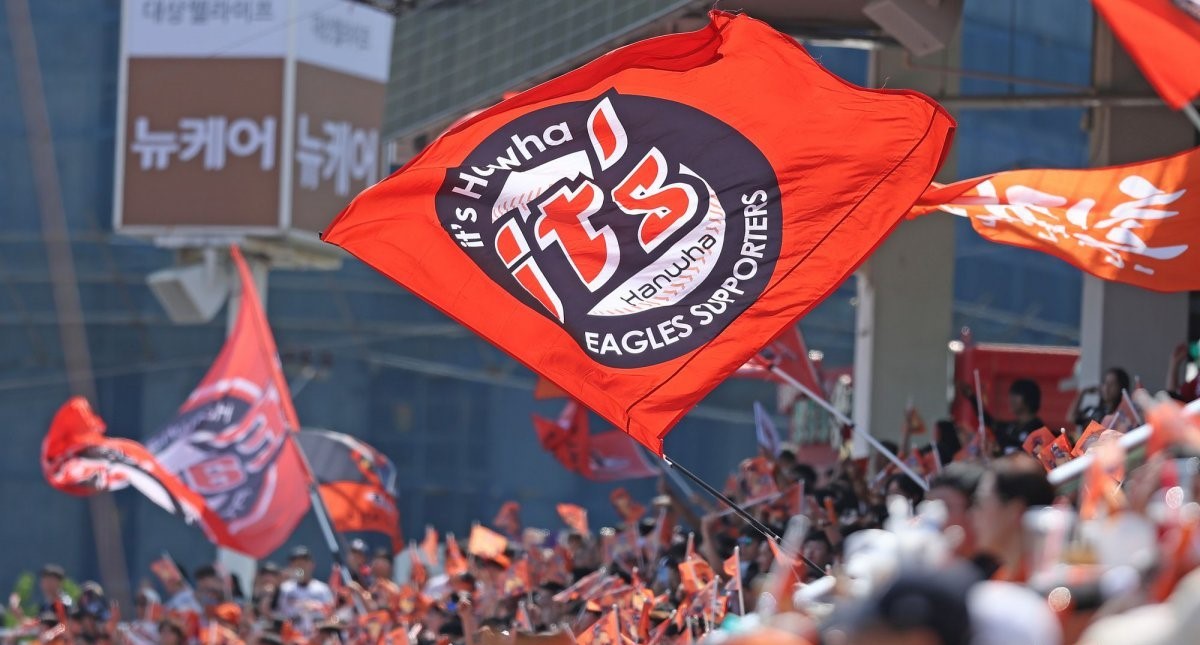 Hanwha, unable to smile despite 'box office home run', faces last place crisis again Hanwha, unable to smile despite 'box office home run', faces last place crisis again