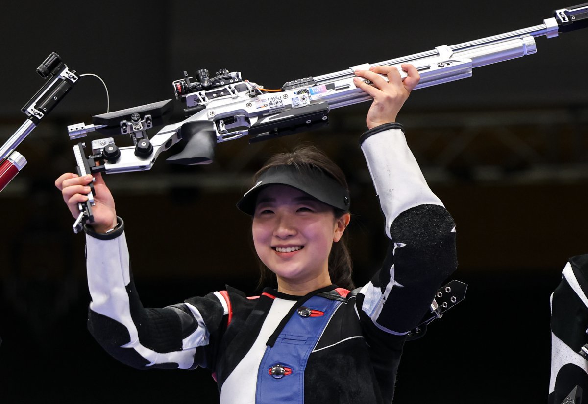 “I am the best in this world” “Through the eye of a needle? Just pass through” This is ‘national representative thinking’ “I am the best in this world” “Through the eye of a needle? Just pass through” This is ‘national representative thinking’