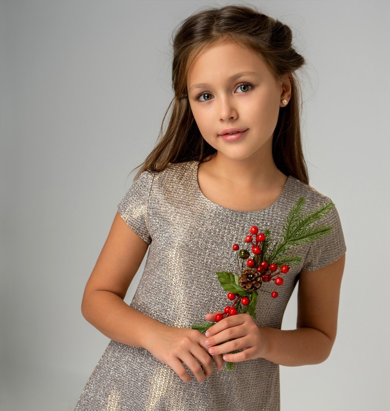 Happy Fox. Стань звездой новогоднего вечера! Нарядное платье для девочек и девочек-подростков сделает любой праздник незабываемым. Happy Fox. Стань звездой новогоднего вечера! Нарядное платье для девочек и девочек-подростков сделает любой праздник незабываемым.