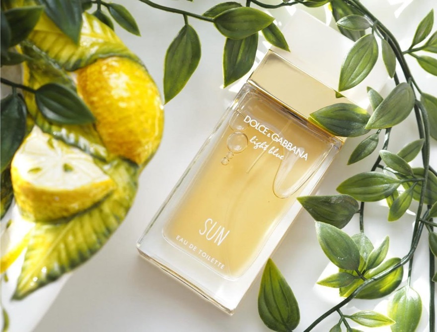 Еще одна новинка! Dolce&Gabbana Light Blue Sun - Легкий, нежный, соблазнительный, он несет в себе частичку экзотической красоты морского побережья)) Фрукты, цветы и древесно пряные аккорды! Еще одна новинка! Dolce&Gabbana Light Blue Sun - Легкий, нежный, соблазнительный, он несет в себе частичку экзотической красоты морского побережья)) Фрукты, цветы и древесно пряные аккорды!