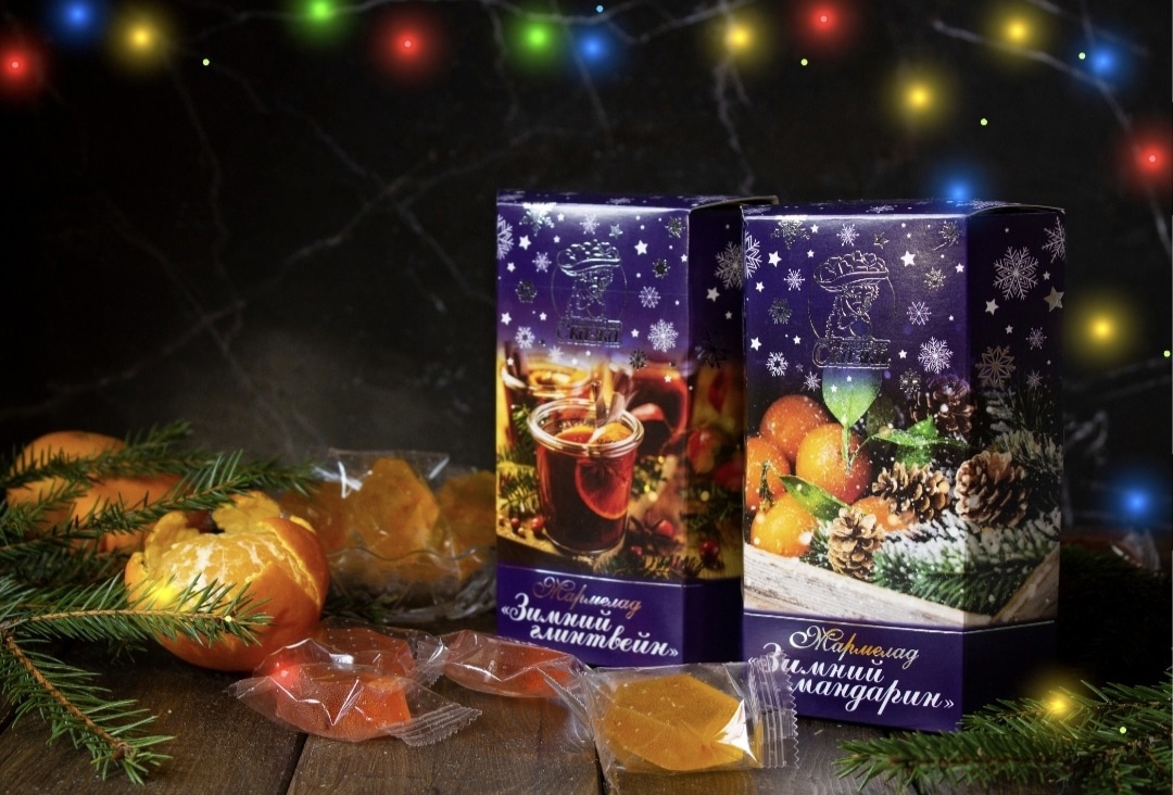 "ЗИМНИЙ ГЛИНТВЕЙН" и "ЗИМНИЙ МАНДАРИН". Эти вкусы любое чаепитие превратят в праздник! А благодаря нарядной упаковке станут отличным подарком для коллег, родных и близких! "ЗИМНИЙ ГЛИНТВЕЙН" и "ЗИМНИЙ МАНДАРИН". Эти вкусы любое чаепитие превратят в праздник! А благодаря нарядной упаковке станут отличным подарком для коллег, родных и близких!