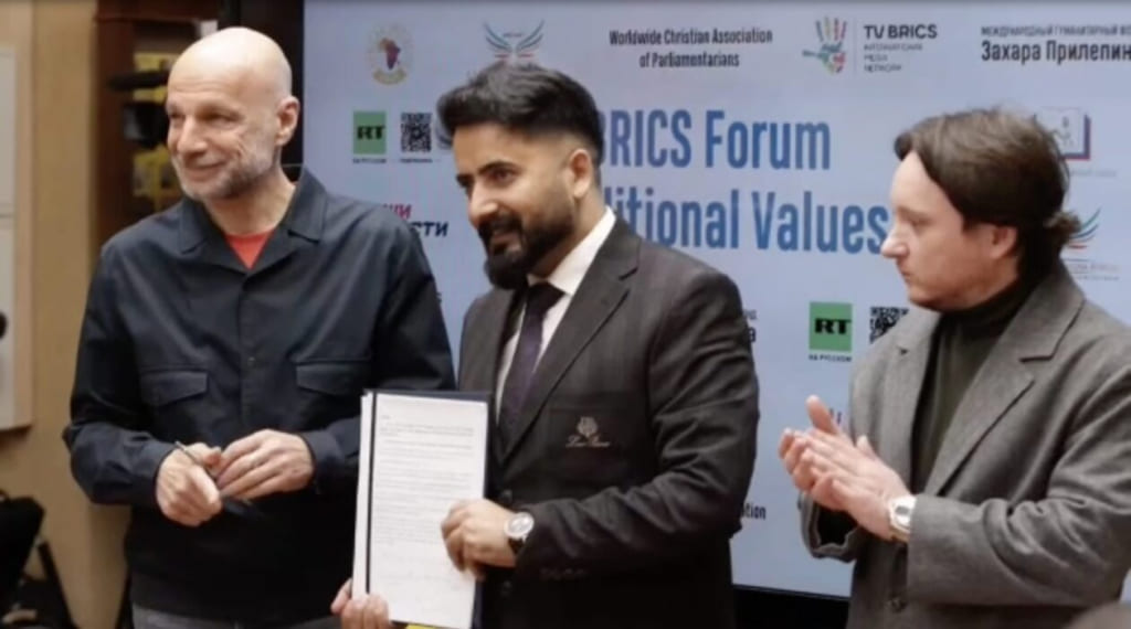 Болливуд и Россия объединили усилия для кинопроизводства по Прилепина Болливуд и Россия объединили усилия для кинопроизводства по Прилепина