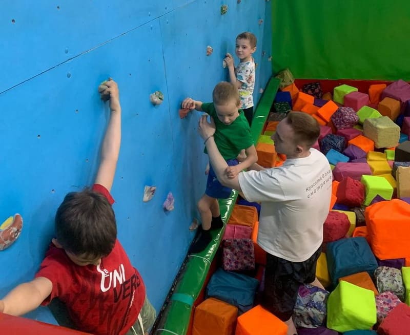 Проект Батуты для СуперГероев получил поддержку Фонда Президентских грантов в 2024 году Проект Батуты для СуперГероев получил поддержку Фонда Президентских грантов в 2024 году