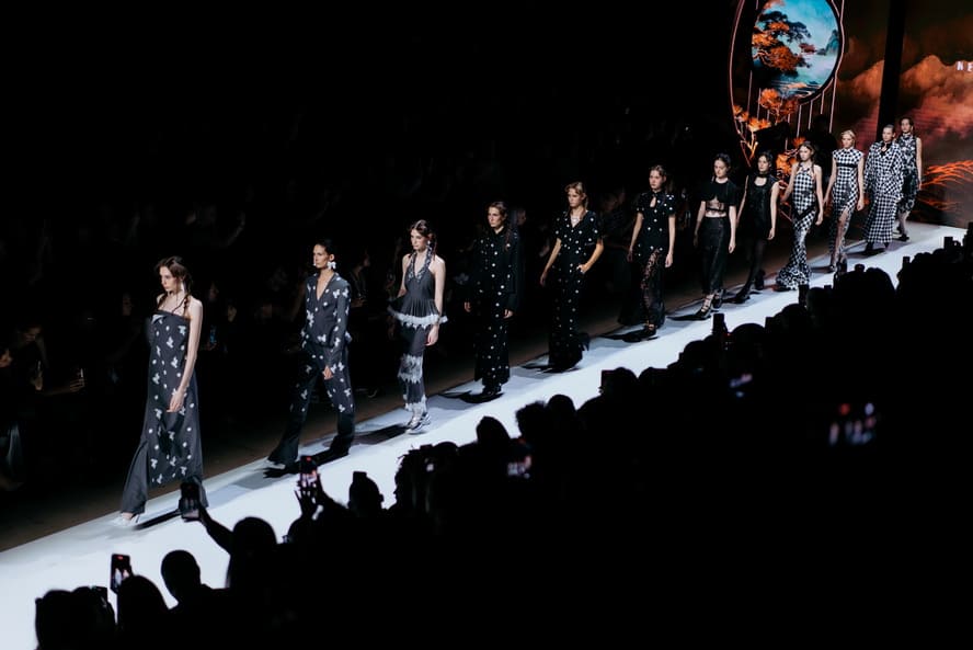 Российские дизайнеры представят новые коллекции на четвертой Московской неделе моды Российские дизайнеры представят новые коллекции на четвертой Московской неделе моды