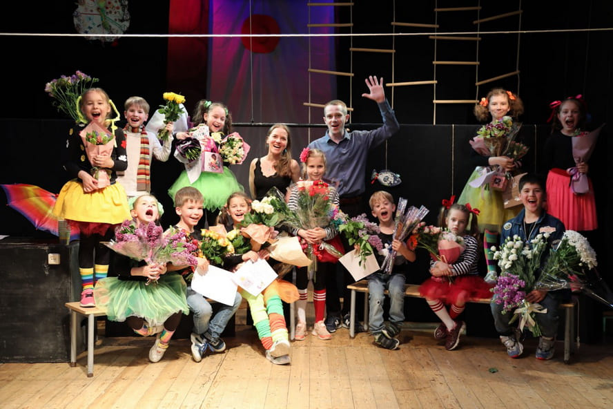 Лето в "Маленьком театре" творческое, с участием детей в спектаклях Лето в "Маленьком театре" творческое, с участием детей в спектаклях