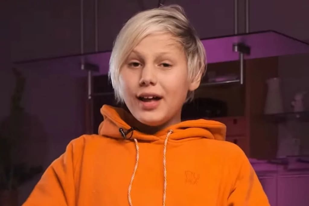 Мать блогера-миллионера НеМаЛого вымогает деньги Мать блогера-миллионера НеМаЛого вымогает деньги