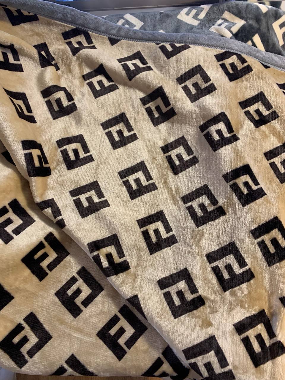 РАСПРОДАЖА! ПЛЕД 26 ПОНРАВИЛСЯ ПО ОКРАСКЕ СДЕЛАЛА ФОТО С ДВУХ СТОРОН РАСПРОДАЖА! ПЛЕД 26 ПОНРАВИЛСЯ ПО ОКРАСКЕ СДЕЛАЛА ФОТО С ДВУХ СТОРОН