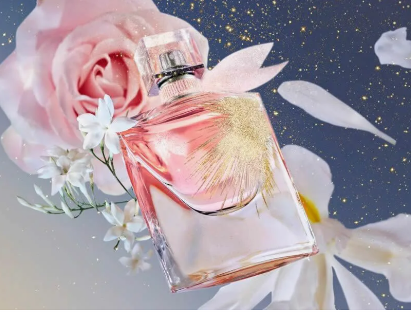 Это яркая сладкая цветочно-фруктовая композиция, которая представляет собой букет элегантных ирисов, усиленный фирменной турецкой розой Это яркая сладкая цветочно-фруктовая композиция, которая представляет собой букет элегантных ирисов, усиленный фирменной турецкой розой