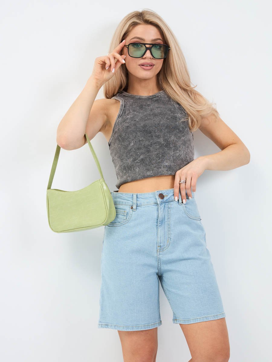 СУПЕР ЦЕНА!! 1290р !! Только 2 дня!! Женские шорты с пятью карманами. Посадка Comfort fit (свободные по бедру), высокая талия спереди и сзади. СУПЕР ЦЕНА!! 1290р !! Только 2 дня!! Женские шорты с пятью карманами. Посадка Comfort fit (свободные по бедру), высокая талия спереди и сзади.