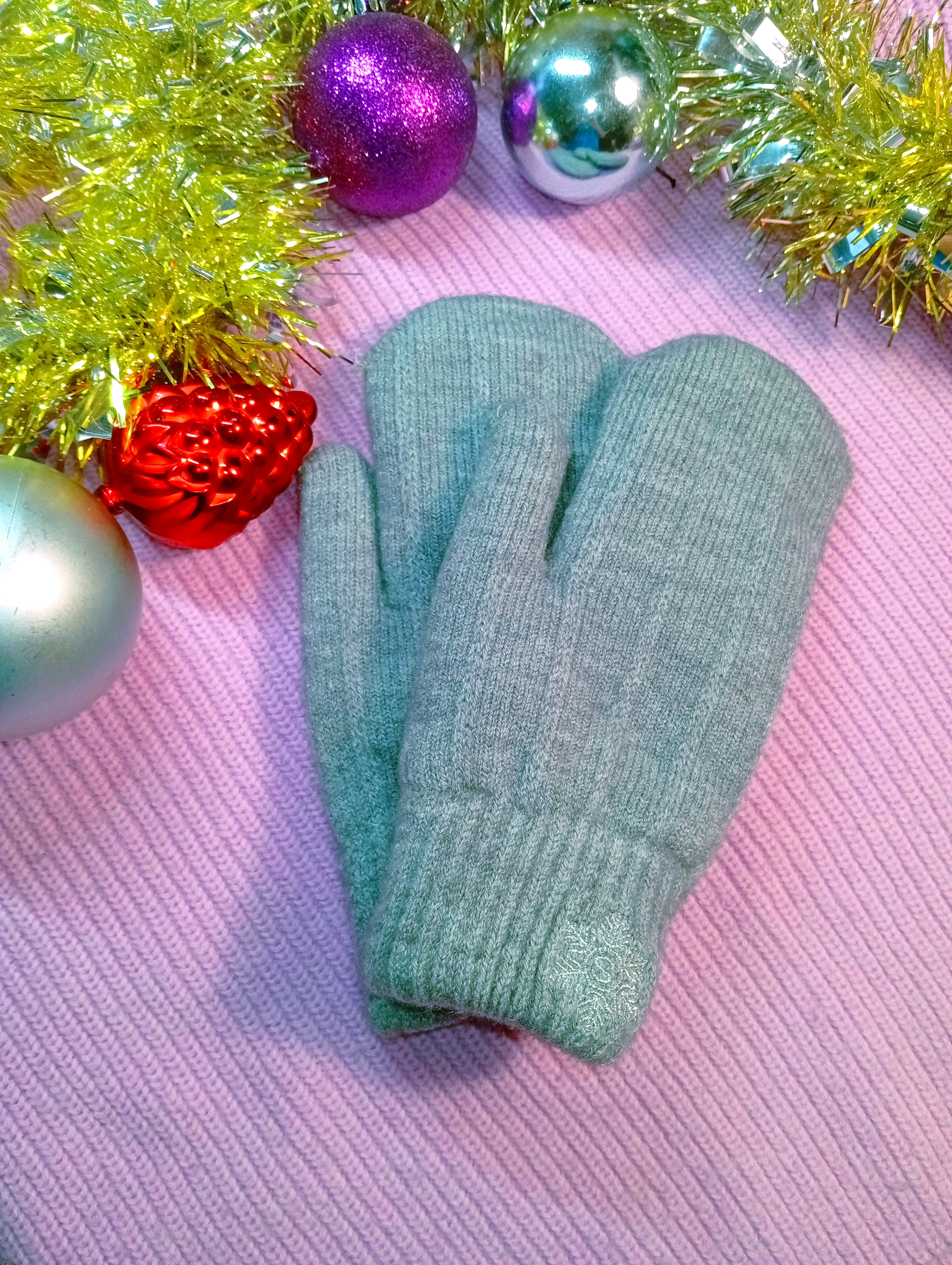 ПРИСТРОЮ ТЕПЛЫЕ ВАРЕЖКИ на нежном ВЕЛСОФТ-МЕХУ! несколько цветов в наличии у организатора! СКОРо ЗИМА! Разбираем варежки ПРИСТРОЮ ТЕПЛЫЕ ВАРЕЖКИ на нежном ВЕЛСОФТ-МЕХУ! несколько цветов в наличии у организатора! СКОРо ЗИМА! Разбираем варежки