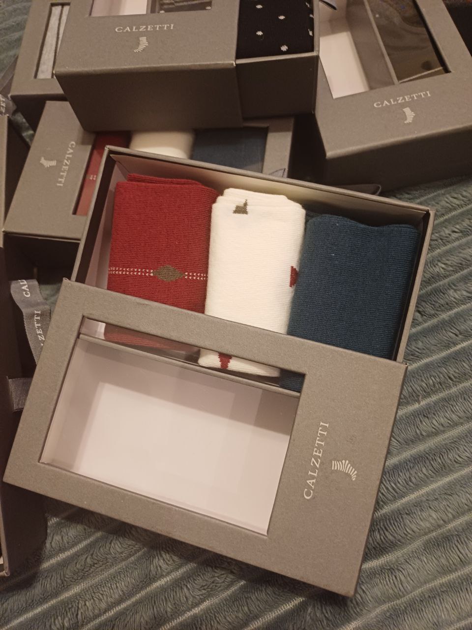 Обратите внимание на носочки в подарочной упаковке! Отлично подойдет на презент или дополнение к подарку! Обратите внимание на носочки в подарочной упаковке! Отлично подойдет на презент или дополнение к подарку!