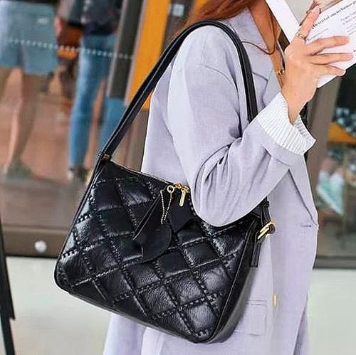 РАСПРОДАЖА СУМОЧЕК!!!Натуральная кожа! !! БЫЛА 1785 руб, стала 1375 р!; БЫЛА 1650 руб стала 995 р! Небольшая, но удобная сумочка; БЫЛА 2625 руб. стала 1875 р Классическая модель средних размеров,кожа! РАСПРОДАЖА СУМОЧЕК!!!Натуральная кожа! !! БЫЛА 1785 руб, стала 1375 р!; БЫЛА 1650 руб стала 995 р! Небольшая, но удобная сумочка; БЫЛА 2625 руб. стала 1875 р Классическая модель средних размеров,кожа!