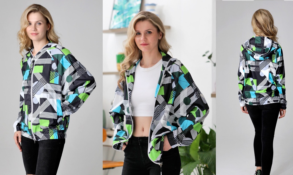 Эта бесподкладочная ветровка хорошо садится на любую фигуру! При необходимости легко сворачивается и помещается в маленькую сумочку! А если помнется, то рисунок на ткани скроет это от посторонних глаз)) Эта бесподкладочная ветровка хорошо садится на любую фигуру! При необходимости легко сворачивается и помещается в маленькую сумочку! А если помнется, то рисунок на ткани скроет это от посторонних глаз))