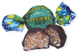 Вершина новых ощущений вкуса глазированной конфеты Биектау с традиционным жаренным арахисом. Вершина новых ощущений вкуса глазированной конфеты Биектау с традиционным жаренным арахисом.