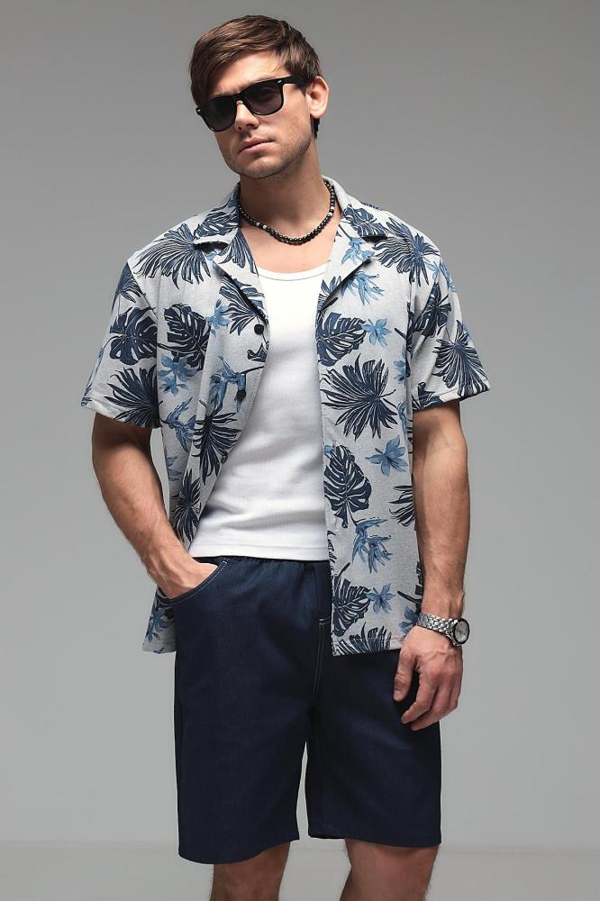 Комплект Нейтон- стильное и удобное решение для летнего гардероба. Рубашка свободного силуэта с втачным рукавом выполнена из ткани пике- хорошо держит форму и комфортен в носке. Шорты из джинсовой ткани выполнены на удобной резинке. Комплект Нейтон- стильное и удобное решение для летнего гардероба. Рубашка свободного силуэта с втачным рукавом выполнена из ткани пике- хорошо держит форму и комфортен в носке. Шорты из джинсовой ткани выполнены на удобной резинке.