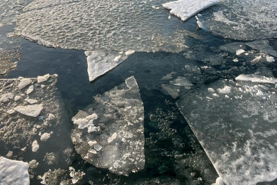 Школьники провалились под лед в Оренбурге