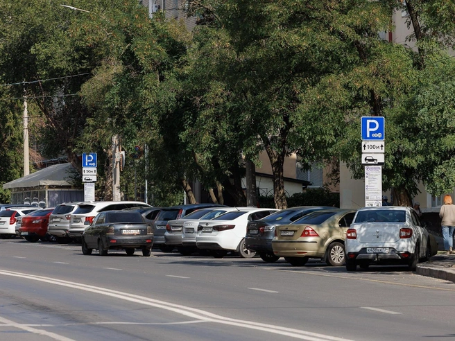 К чашке кофе в центре Волгограда стоит плюсовать и стоимость парковки | Источник: Алексей Волхонский / V1.RU