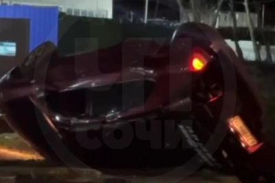 Пьяный водитель в Сочи перевернулся, убегая от полиции