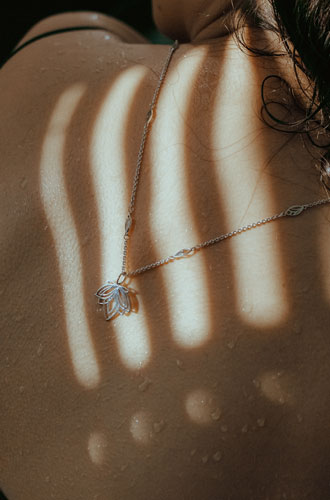 Фото №4 - Квадрат, бабочка и луна: что означают главные символы в ювелирных украшениях