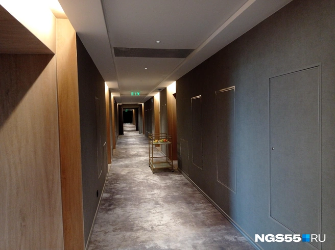 Сотрудники отеля называют пол «лунной дорожкой» | Источник: Ирина Чернышева