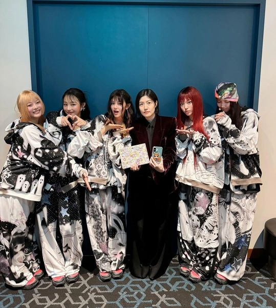 K-pop группа NewJeans проиграла суд против своего лейбла и не сможет быть свободной еще несколько лет | Источник: NewJeans