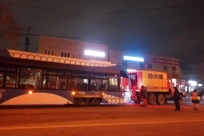 Lion Cub tram derails in Volgograd, halting service on Angarskaya