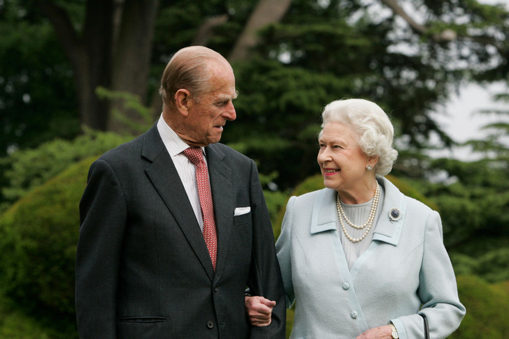 Королева Елизавета и принц Филипп: 16 самых трогательных архивных фотографий