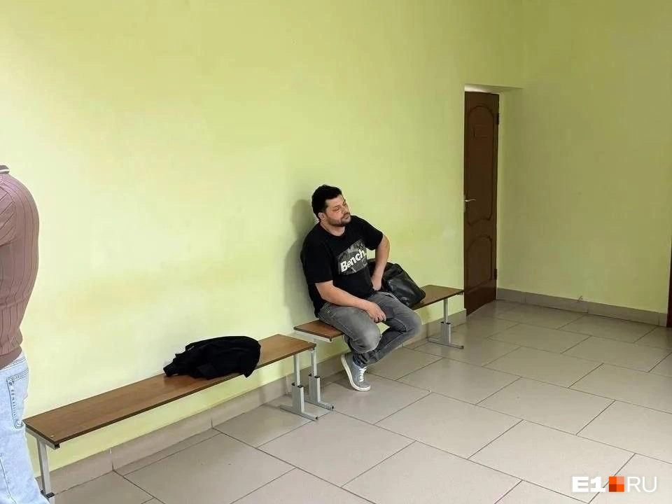 Свою вину Аскеров не признает | Источник: читатель E1.RU