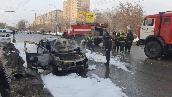 В Оренбурге прямо на ходу загорелся учебный автомобиль | Источник: УМВД России по Оренбургской области