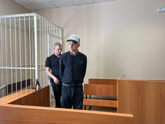 18-летний Владислав Крутенков, по версии следствия, был одним из похитителей школьницы | Источник: управление Судебного департамента Новосибирской области