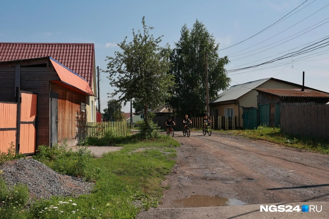 Семья живет в поселке Восточный в Ачинске (в народе его называют Шанхай) | Источник: Мария Ленц / NGS24.RU