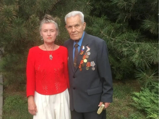 Никодим Сергеевич с дочерью Светланой | Источник: Семья Кочергиных / личный архив