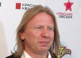 Виктор Дробыш поклонился участнице «Пяти звезд»