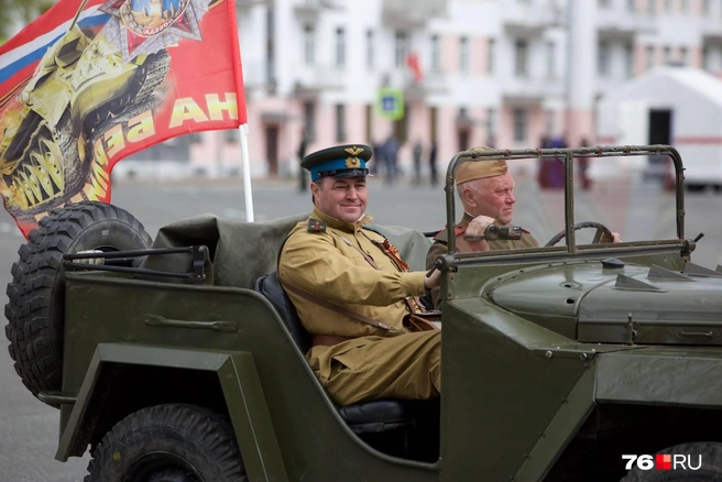 Настроение у участников шествия было праздничным | Источник: Кирилл Поверинов / 76.RU