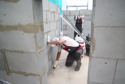 Директор в Якутии дал взятку эксперту за подпись о качестве бетона