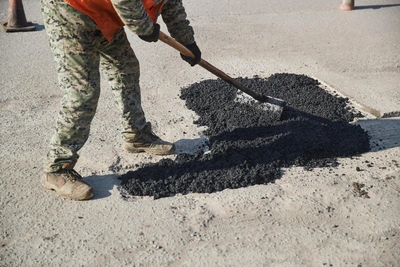 Как волгоградцев наказывают за самостоятельный ремонт дорог