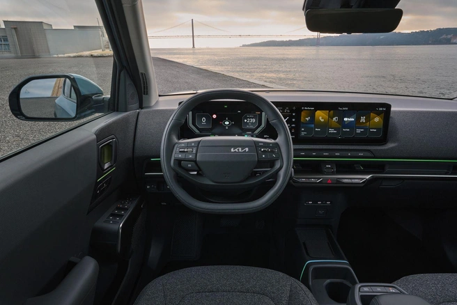 Интерьер Kia EV2 строже, чем ожидаешь от мелкого электромобильчика | Источник: пресс-служба компании Kia
