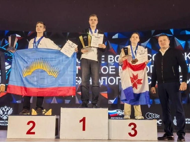 На пьедестале первую строчку занял саратовский восьмиклассник | Источник: Министерство образования Саратовской области