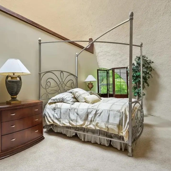 «Луковый дом» в США выставлен на продажу за $1,9 млн «Луковый дом» в США выставлен на продажу за $1,9 млн