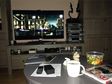 Виктория Дайнеко регулярно публикует фото "за едой перед телевизором".