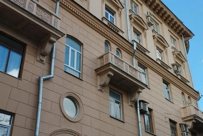 На Арбате загорелся исторический дом