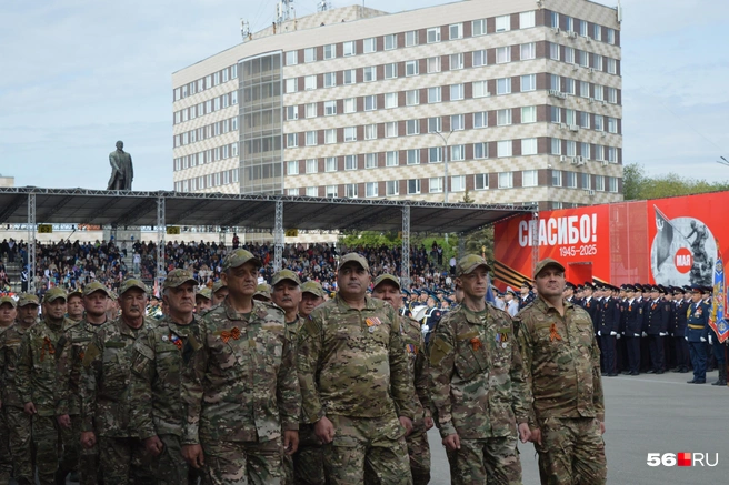 «И знаем, что непобедимы, когда плечом к плечу идём» | Источник: Анастасия Баринова / 56.RU