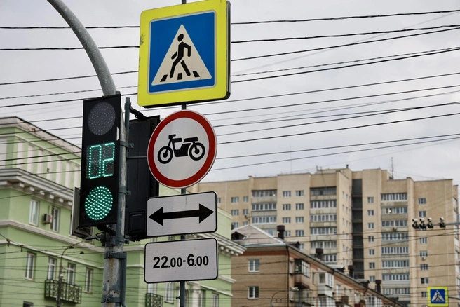 Новые запрещающие знаки на проспекте Ленина повесили на участке от Володарского до Красной | Источник: Михаил Шилкин
