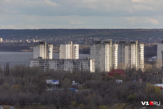 Волгоград воспринимается как цепочка обособленных районов, разделенных промзонами и пустырями | Источник: Константин Завриков / V1.RU