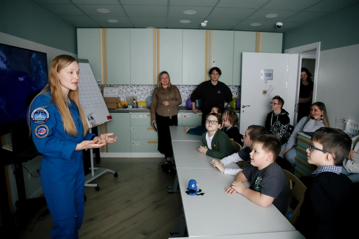 Звезды заступили на дежурство: «Галчонок» запустил новый проект в центре «Под крылом» | parents.ru