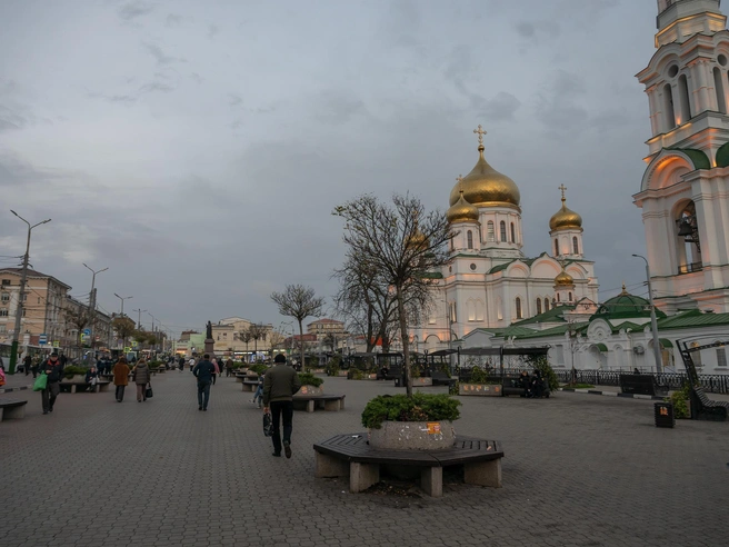 Центральный рынок считается местом скопления бездомных в Ростове. | Источник: Евгений Вдовин / 161.RU