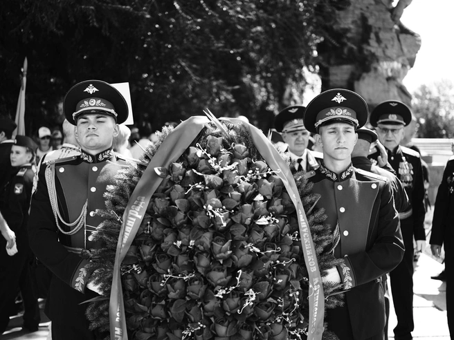 Для многих этот день — ностальгия о юношеских годах | Источник: Владислав Головня