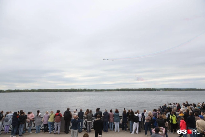 Шоу было под вопросом, но погода смилостивилась и позволила провести его  | Источник: Роман Данилкин / 63.RU 